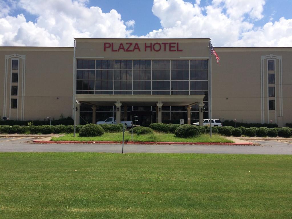 Plaza Hotel And Suites Pine Bluff Eksteriør billede