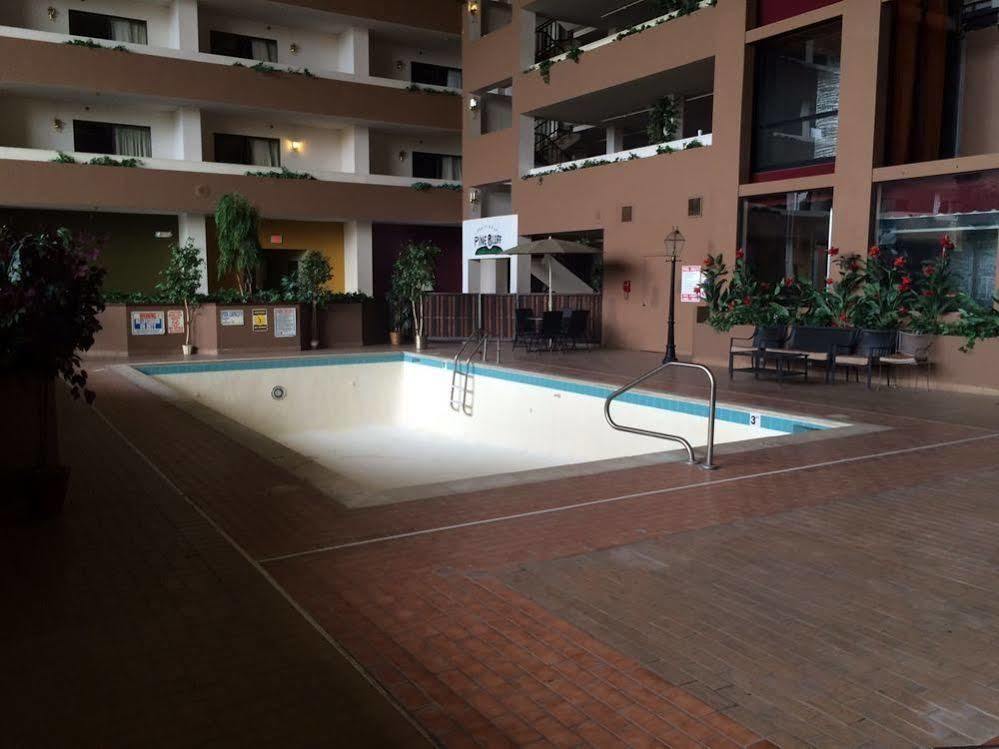 Plaza Hotel And Suites Pine Bluff Eksteriør billede